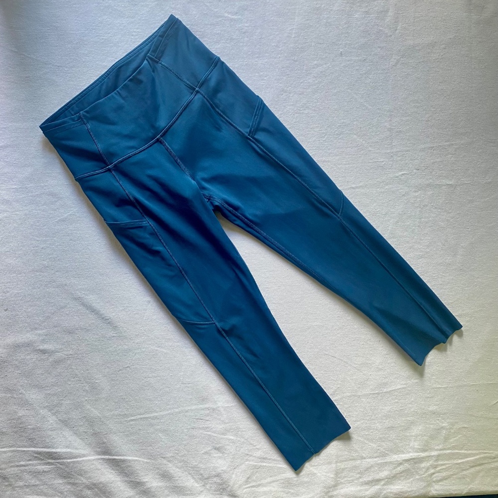 Lululemon Fast Free High-Rise Tight Size 4 Pockets Synchrony Blue Running Crop